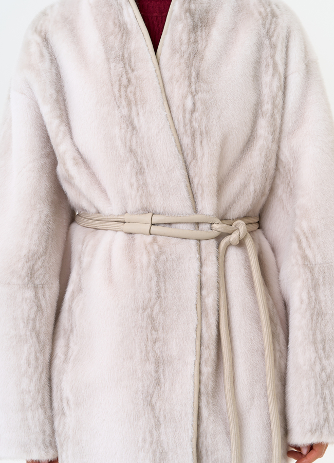 Светлая шуба из эко меха модель № 31523 универмаг малина