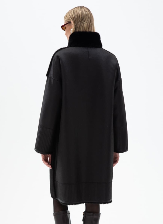 Женская двухсторонняя дубленка из эко кожи с воротником стойкой