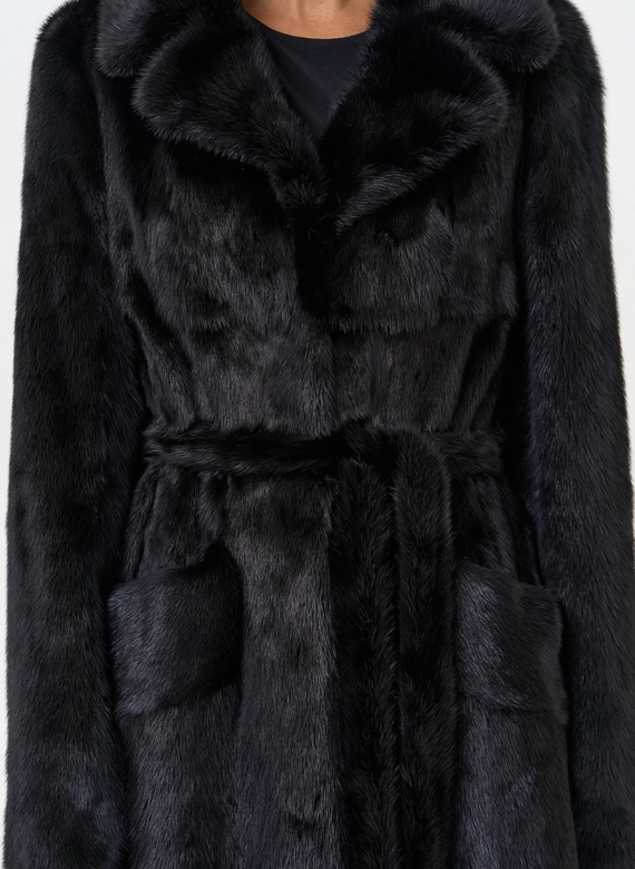 Длинная шуба из меха норки в черном цвете