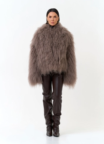 Короткая шуба из ламы фото