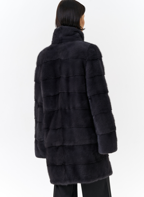 Норковая шуба с воротником стойка в цвете графит