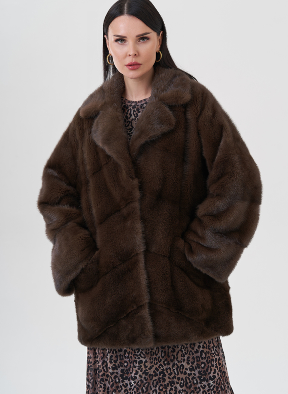 Шуба из норки с английским воротником 