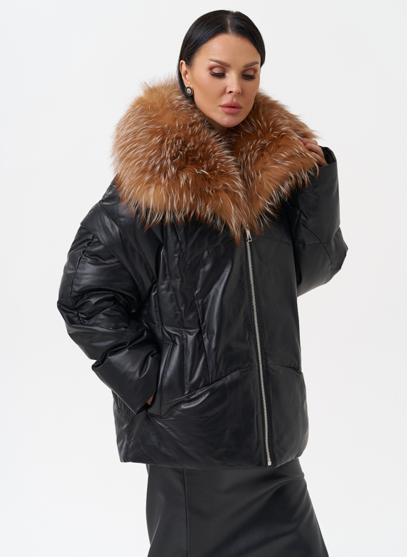 Женский кожаный пуховик с отделкой из натурального меха