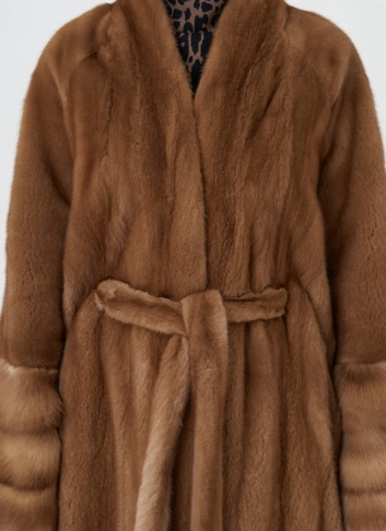 Женская шуба из скандинавской норки фото