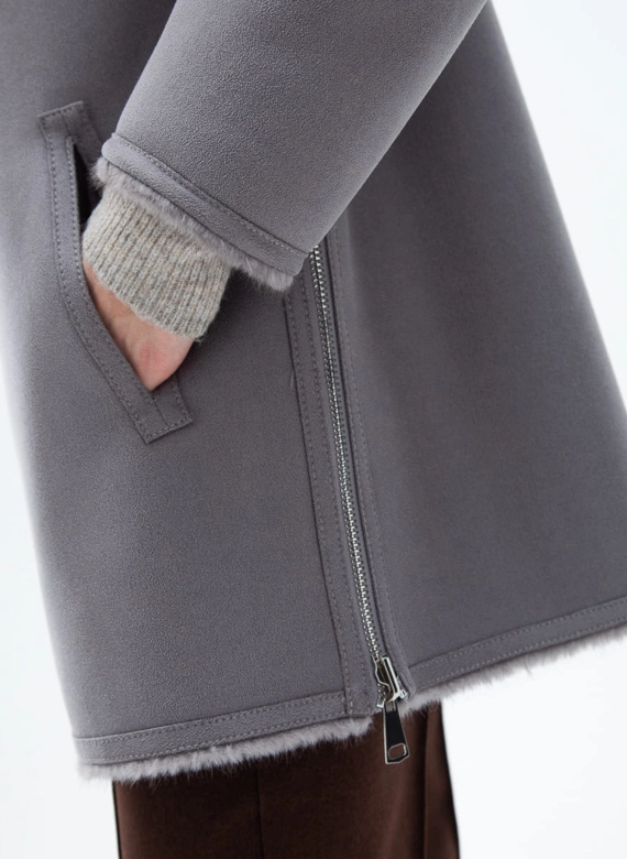 Женская двухсторонняя дубленка из эко кожи с капюшоном