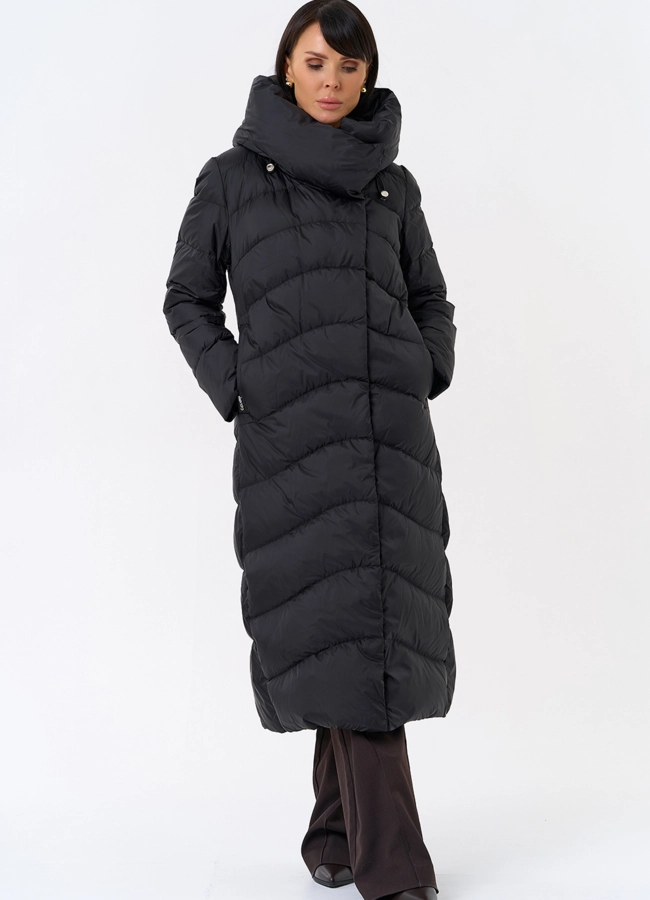 Женский длинный пуховик черного цвета с капюшоном модель № 31968 универмаг малина