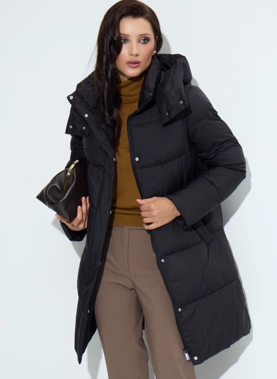 Женский пуховик с капюшоном фото