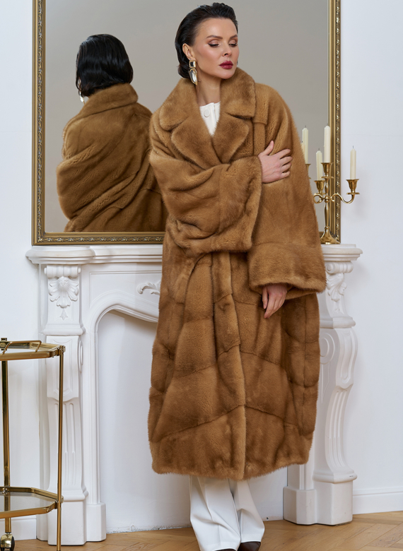 Женская шуба из меха норки с английским воротником