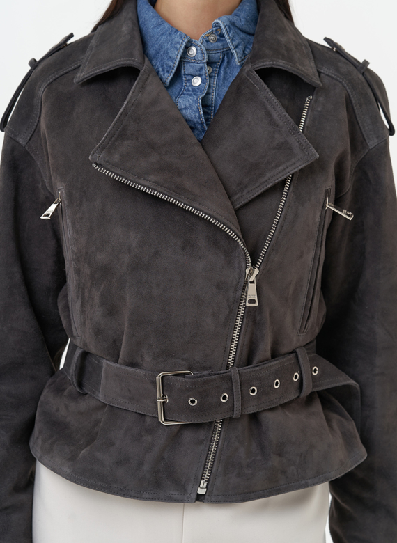 Женская куртка из натуральной замши с поясом